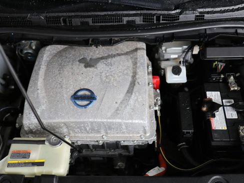 Used 2014 Nissan Leaf S image 30