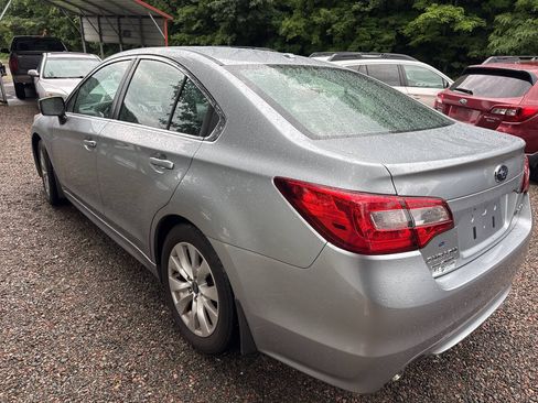 Used 2015 Subaru Legacy 2.5i Premium AWD/4WD image 2