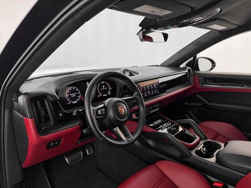 Used 2024 Porsche Cayenne Turbo GT image 16
