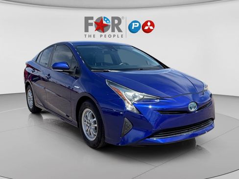 Used 2017 Toyota Prius Two w/ Carpet Mat Package FWD image 7