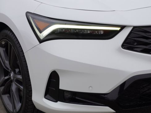 Used 2023 Acura Integra A-Spec image 3