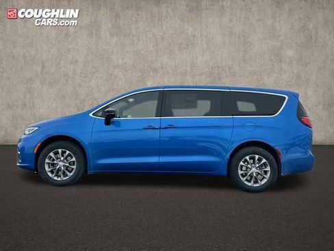 New 2026 Chrysler Pacifica Select image 6
