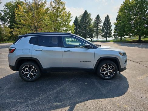 Used 2025 Jeep Compass Limited AWD/4WD image 7