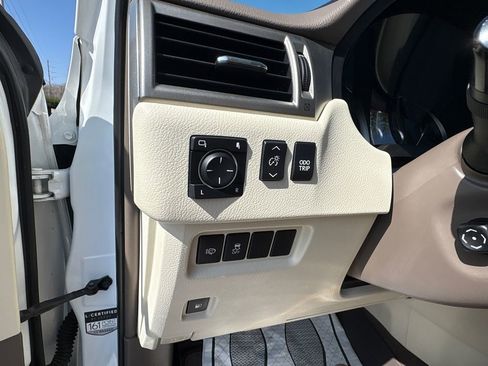 Used 2016 Lexus GX 460 460 w/ Premium Package image 19