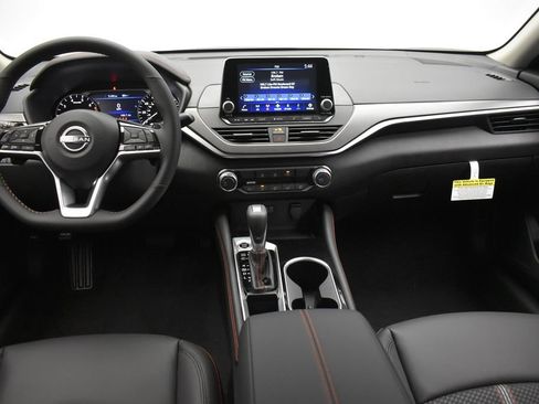 Used 2025 Nissan Altima 2.5 SR FWD image 27