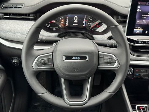 Used 2024 Jeep Compass Latitude image 26