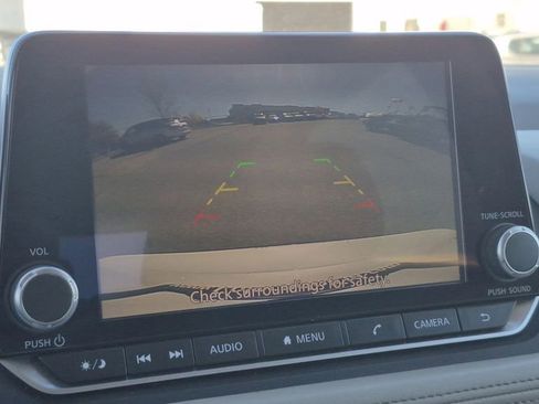 Used 2024 Nissan Rogue SV image 24