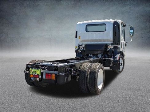 New 2025 Chevrolet Low Cab Forward image 4