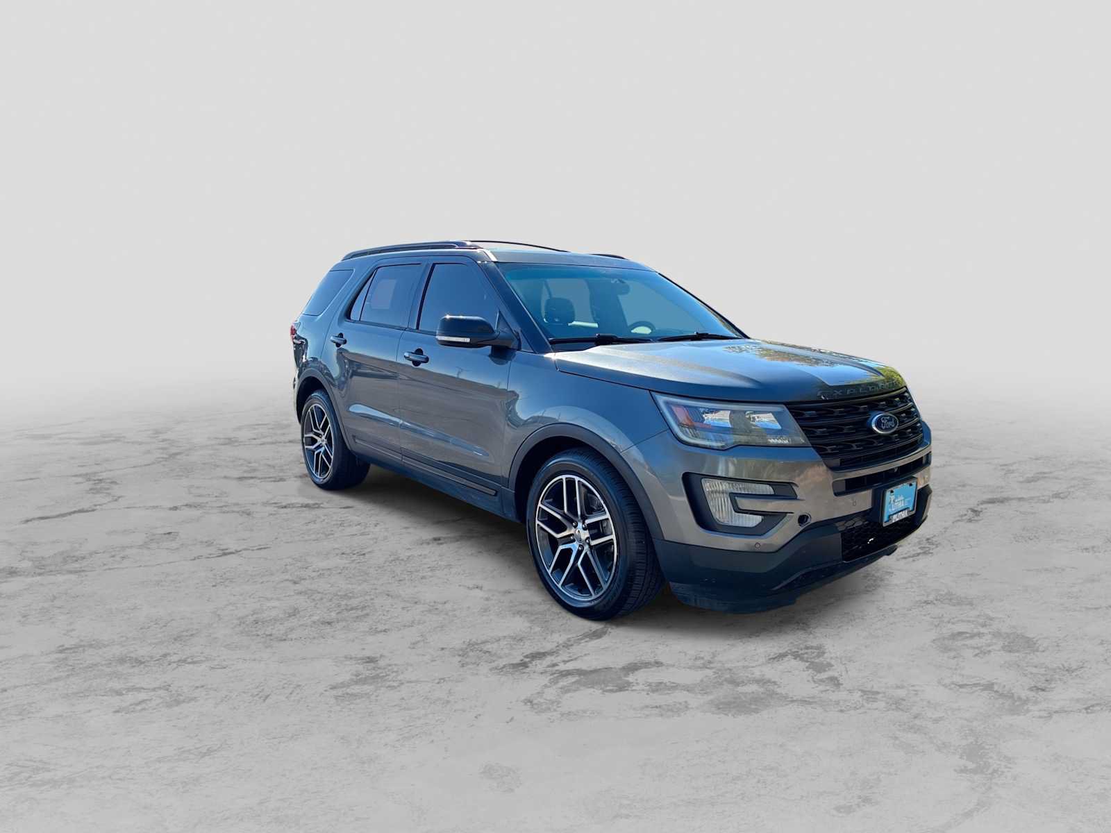 Used 2016 Ford Explorer Sport w/ Equipment Group 401A AWD/4WD image 2