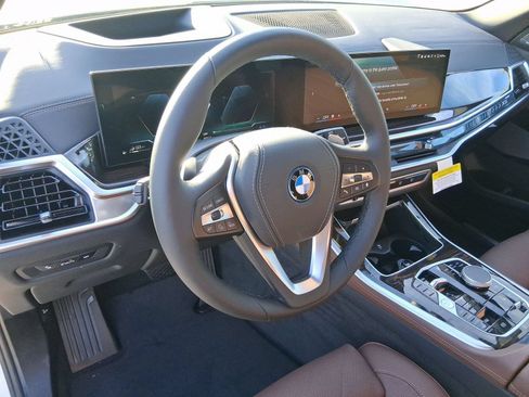 Used 2026 BMW X5 xDrive50e w/ Climate Comfort Package AWD/4WD image 4