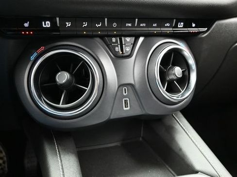 Used 2025 Chevrolet Blazer LT FWD image 44