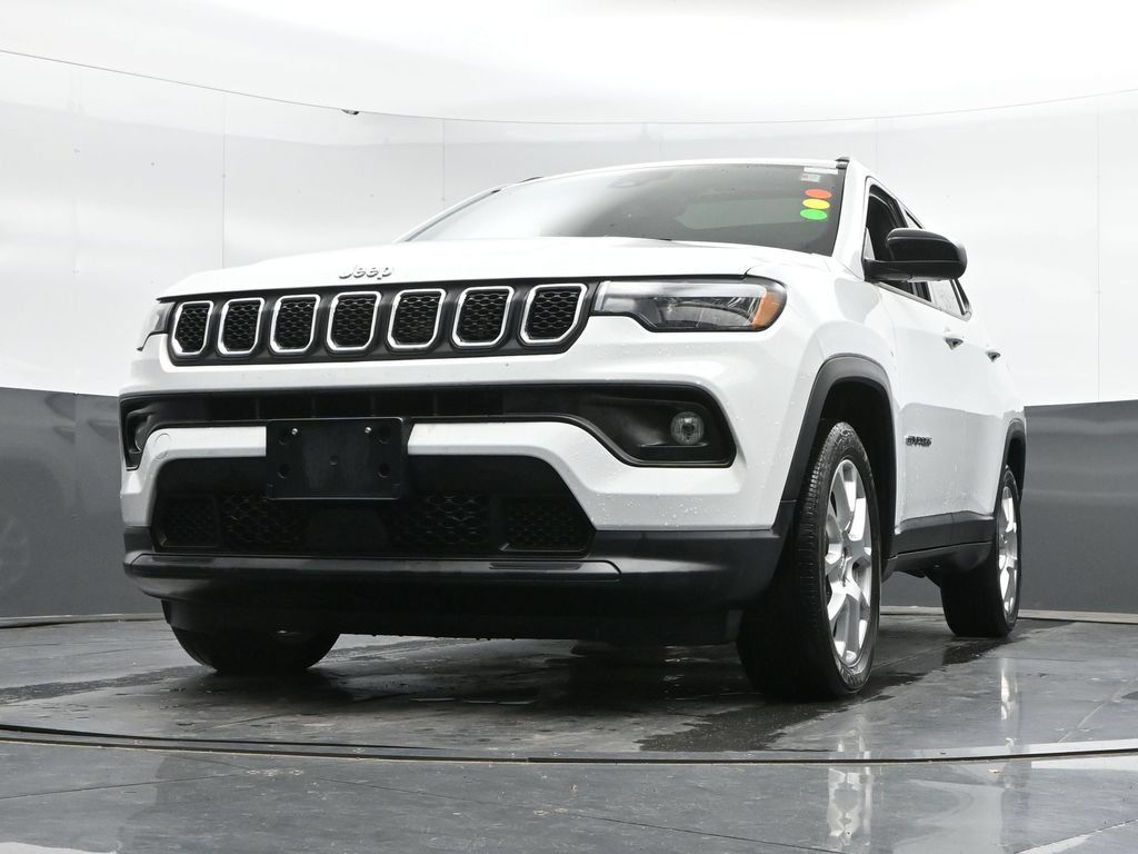 Used 2023 Jeep Compass Latitude w/ Sun and Sound Group AWD/4WD image 45