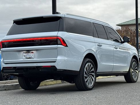 Used 2025 Lincoln Navigator L Black Label image 4