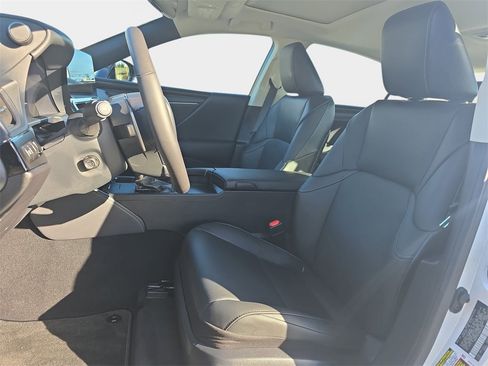 Used 2024 Lexus ES 250 w/ Premium Package image 14
