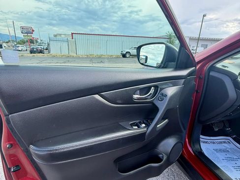 Used 2015 Nissan Rogue SL AWD/4WD image 28