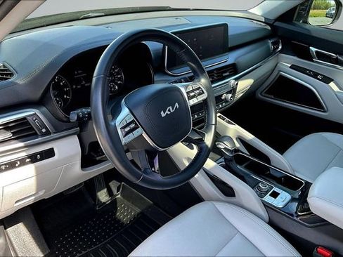 Used 2022 Kia Telluride S image 16