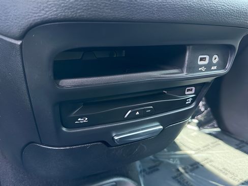 Used 2019 Chrysler Pacifica Limited w/ S Appearance Package FWD image 56