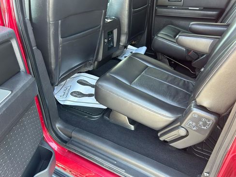 Used 2007 Ford Expedition EL XLT image 10