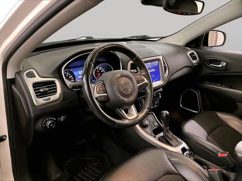Used 2018 Jeep Compass Latitude w/ Popular Equipment Group AWD/4WD image 13