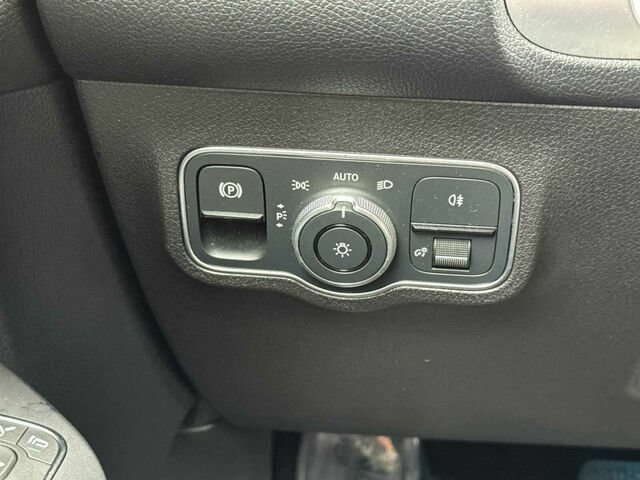 Certified 2023 Mercedes-Benz EQB 300 4MATIC w/ Exclusive Package image 31