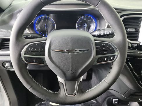 New 2026 Chrysler Pacifica Select image 15