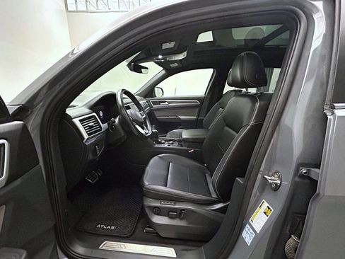 Used 2022 Volkswagen Atlas Cross Sport SEL R-Line AWD/4WD image 10