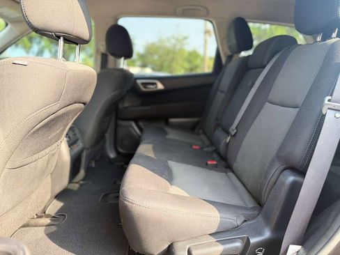 Used 2017 Nissan Pathfinder S AWD/4WD image 12