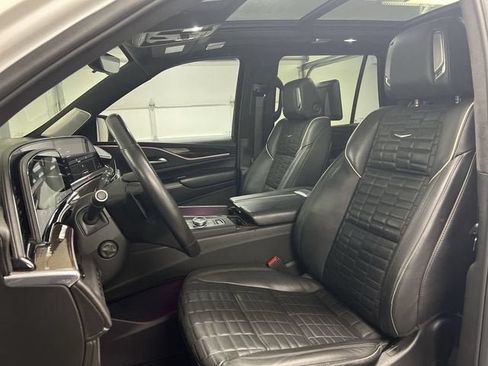 Used 2023 Cadillac Escalade Sport Platinum w/ LPO, ONYX Package AWD/4WD image 20