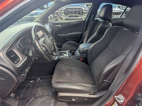 Used 2022 Dodge Charger R/T w/ Plus Group RWD image 17