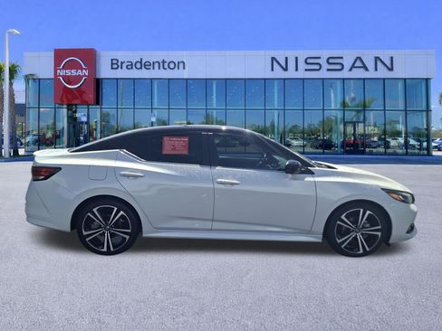 Used 2023 Nissan Sentra SR w/ SR Premium Package FWD image 4