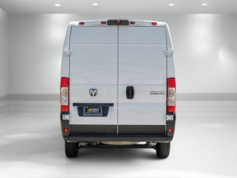 Used 2024 RAM ProMaster 2500 w/ Convenience Group FWD image 7