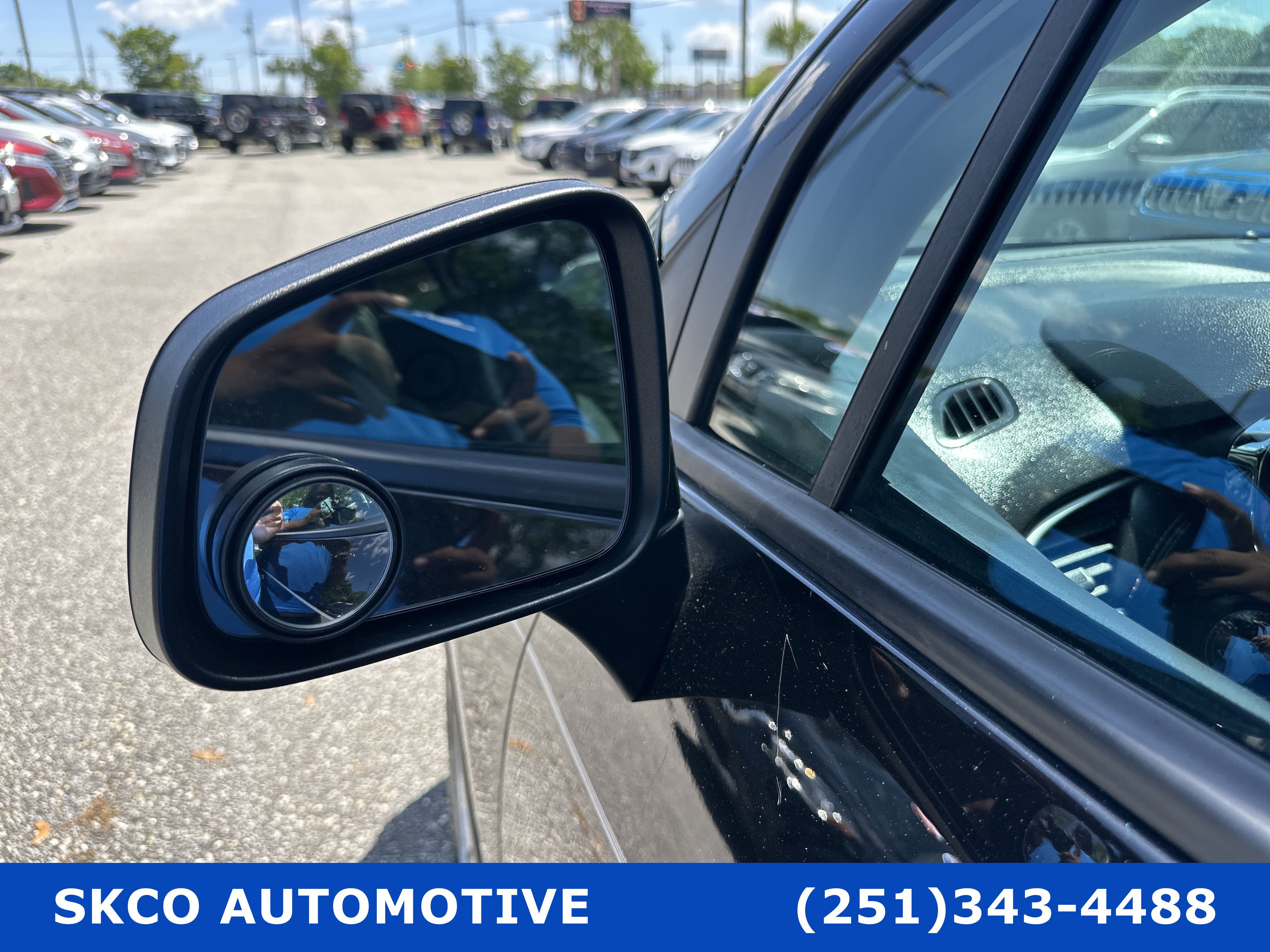 Used 2022 Chevrolet Trax LT w/ LT Convenience Package FWD image 10