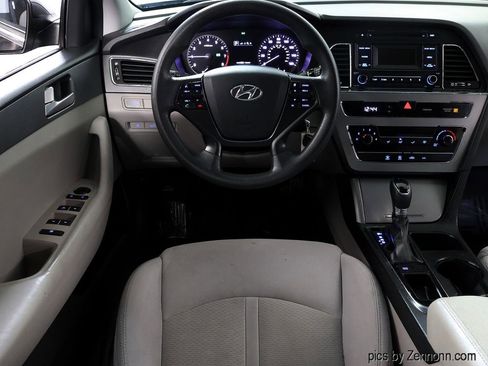 Used 2017 Hyundai Sonata SE FWD image 15