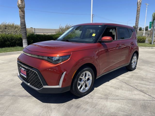 Used 2024 Kia Soul LX w/ Option Group 015 FWD image 1