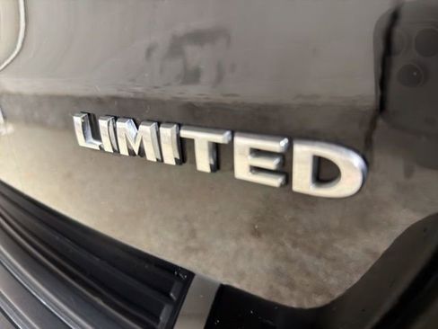 Used 2022 Jeep Grand Cherokee Limited image 31