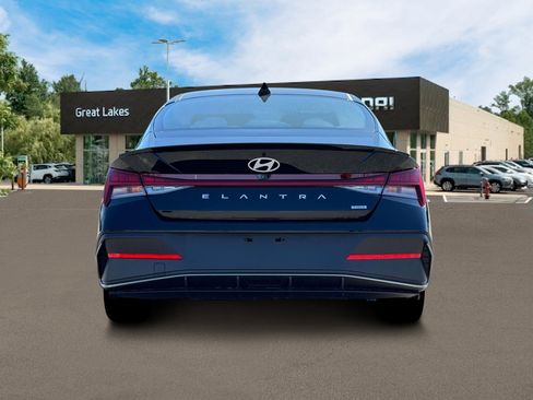 New 2025 Hyundai Elantra SEL image 6