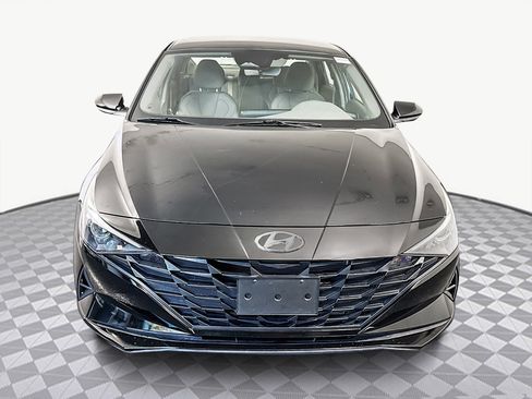Used 2023 Hyundai Elantra SE image 2