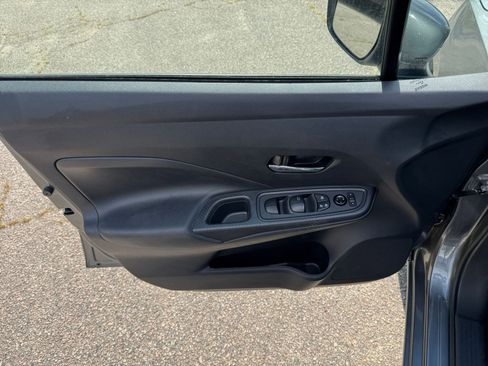 Used 2025 Nissan Versa SV FWD image 18