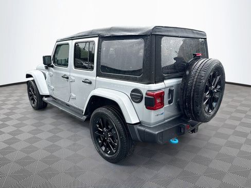 Used 2023 Jeep Wrangler Unlimited Sahara w/ Safety Group AWD/4WD image 8