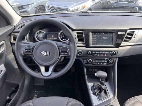 Used 2017 Kia Niro LX image 12