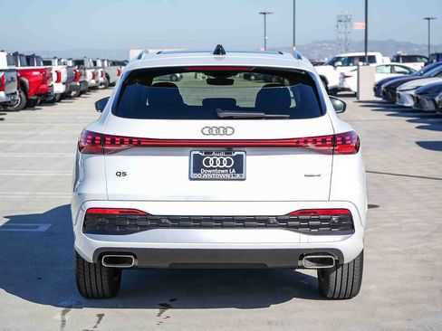 Used 2025 Audi Q5 Premium w/ Convenience Package AWD/4WD image 8