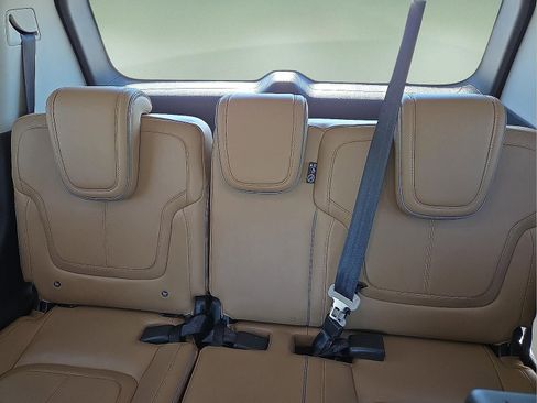 Used 2025 INFINITI QX80 Sensory AWD/4WD image 11