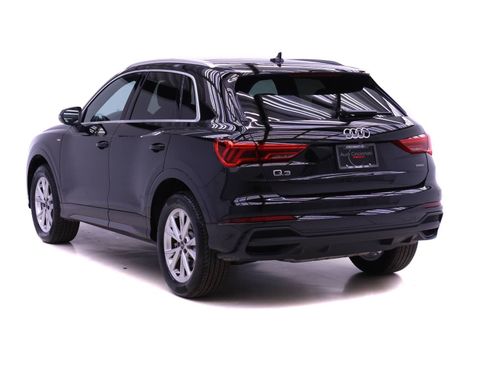 Certified 2025 Audi Q3 2.0T Premium w/ Convenience Package image 6
