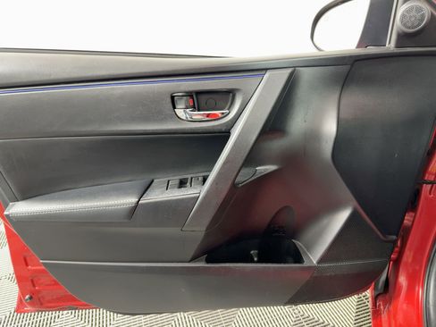 Used 2019 Toyota Corolla SE image 12