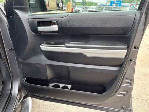 Used 2018 Toyota Tundra SR5 AWD/4WD image 12