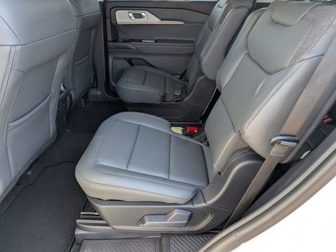 New 2026 Ford Explorer Active w/ Active Comfort Package image 7