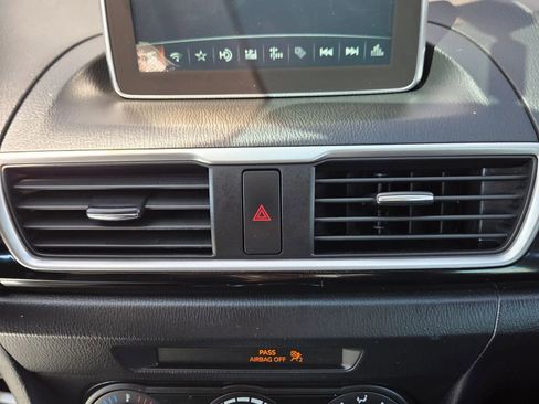 Used 2016 MAZDA MAZDA3 i Sport image 26