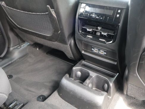 Used 2023 Jeep Grand Cherokee L Laredo image 17