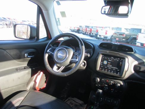 Used 2021 Jeep Renegade Trailhawk w/ Sun & Sound Group image 20