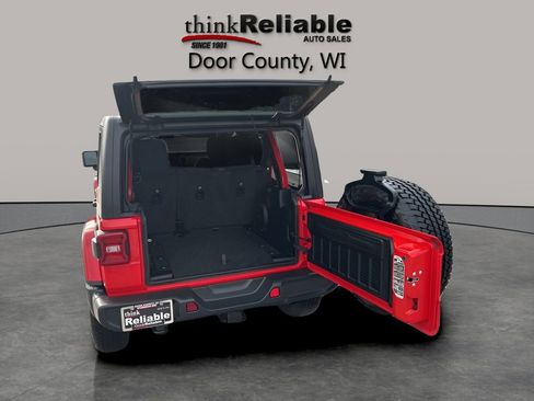 Used 2020 Jeep Wrangler Unlimited Sahara image 5